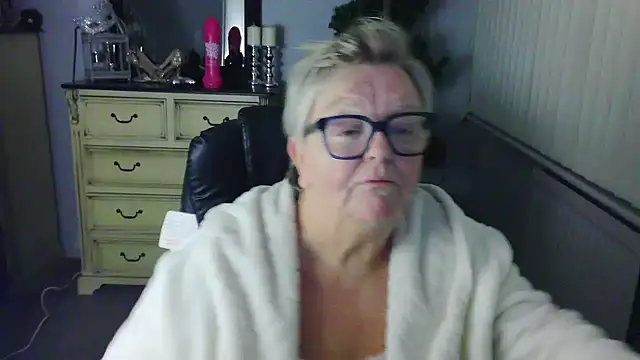 BridgetBlueEyes Chat XXX in diretta