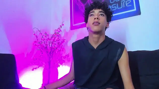 Pleasure_boys_hot Webcam-Show