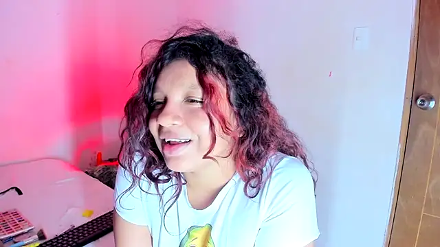 Emily_Coper18 Live XXX-chat