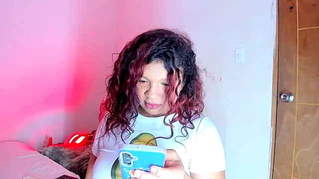 Emily_Coper18 Obrolan Langsung XXX