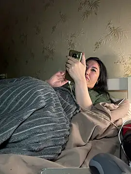 Naughtbaby_2025 লাইভ XXX চ্যাট