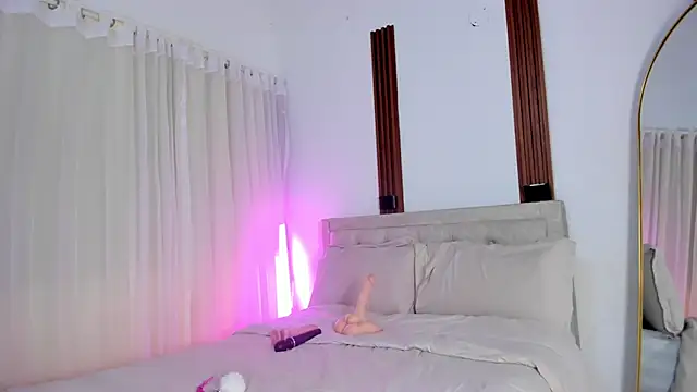 KatieBoison élő XXX-chatje