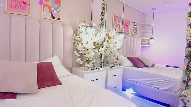 Kylie__moon élő XXX-chatje