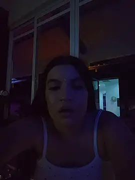 Pretty_Julieta's Live XXX Chat