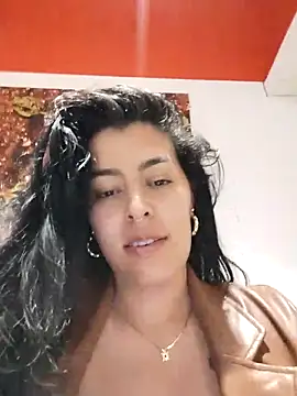 แชท XXX สดของ Luianna