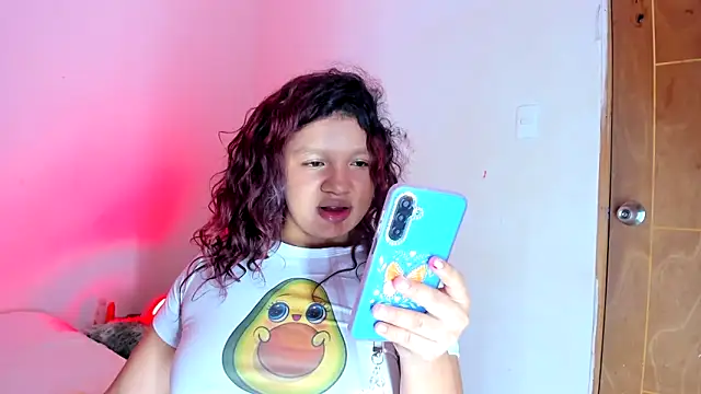 Chatroom XXX en direct de Emily_Coper18