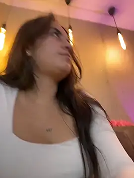 Chat +18 de Antonella_Julieta ao vivo