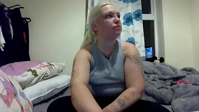sweetiesophiaxo's Live XXX Chat