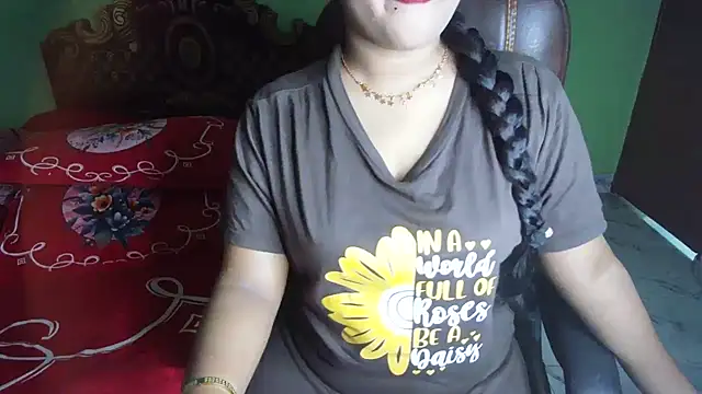 BengaliQueenStar Adlı Modelin Canlı XXX Sohbeti