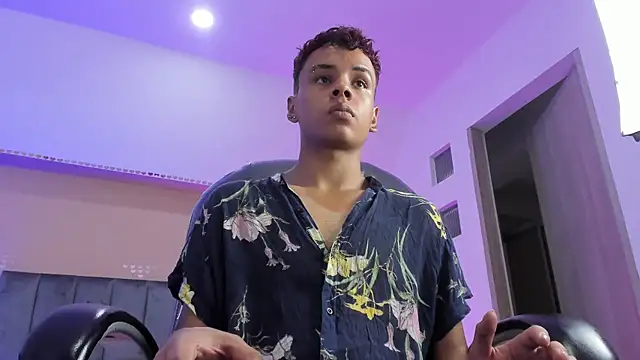 Chatroom XXX en direct de Xavier_Fox___