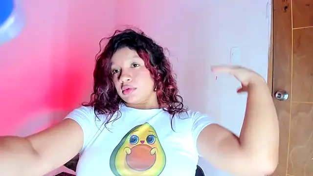 Emily_Coper18のライブXXXチャット