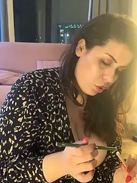 holyeroticss Chat XXX live