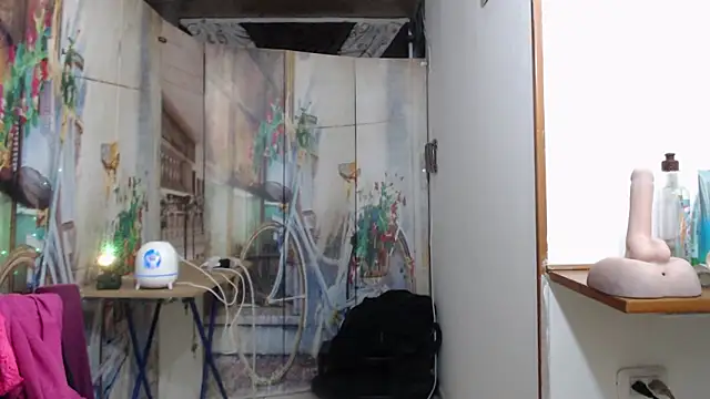 curly_greeneyed's Live XXX Chat