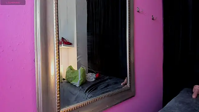 ScarletBigTitties Chat XXX live