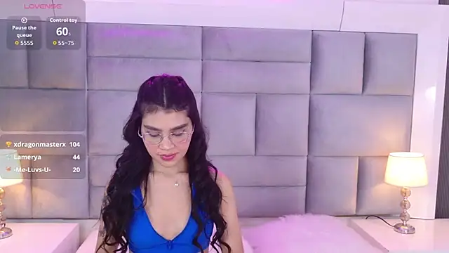 OliviaDiaz Adlı Modelin Canlı XXX Sohbeti