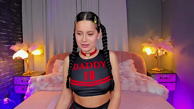 AmedeeaBanks Adlı Modelin Canlı XXX Sohbeti