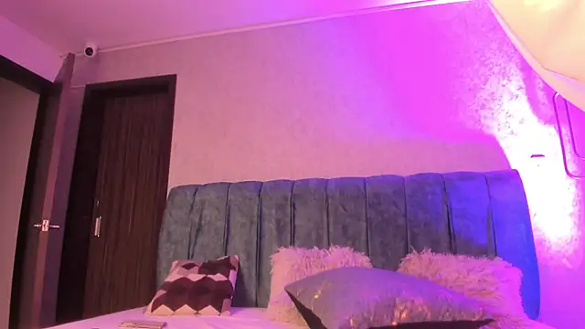 Aleera_Walton Chat XXX in diretta