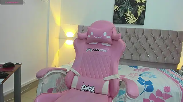 thaliaa_smith1 Adlı Modelin Canlı XXX Sohbeti