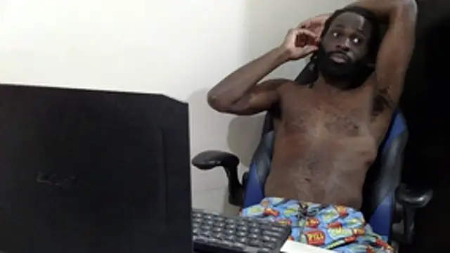 Darkkras: διαδικτυακό σόου στην κάμερα