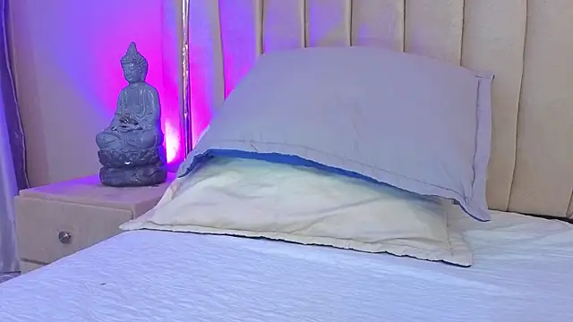 Esmeralda_Candy Adlı Modelin Canlı XXX Sohbeti