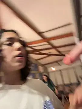 Alice_surprise live XXX chat