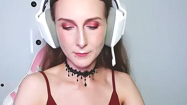 Sokavine Adlı Modelin Canlı XXX Sohbeti