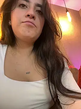 Chat +18 de Antonella_Julieta ao vivo