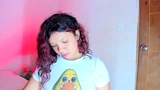 แชท XXX สดของ Emily_Coper18