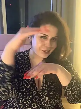 แชท XXX สดของ holyeroticss