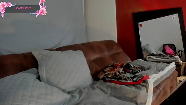 La_Diabla_111_'s Live XXX Chat