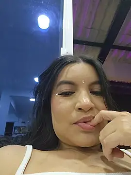 Pretty_Julieta  のライブXXXチャット