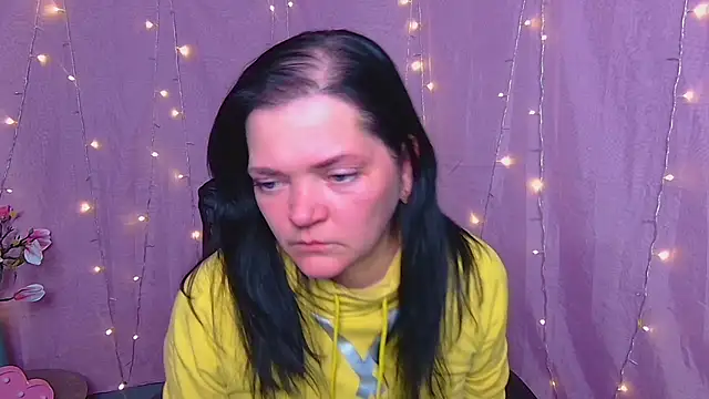 LauraFinn Adlı Modelin Canlı XXX Sohbeti