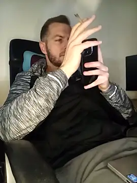 THE_CHEEKY_ALPHA Adlı Modelin Canlı XXX Sohbeti