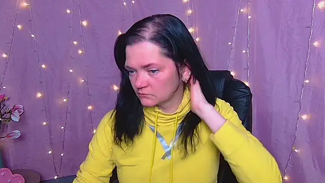 LauraFinn Chat XXX live