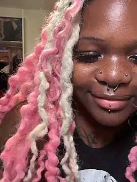 Nyla_xox 现场XXX聊天