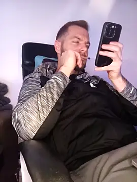 THE_CHEEKY_ALPHA 即時 XXX 聊天