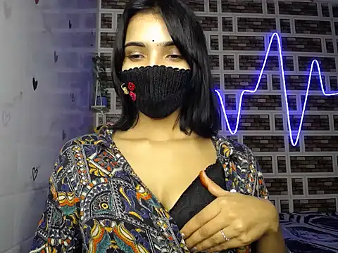 Pokazy przed kamerką – Tisya-24