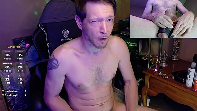 MasterForgedRayy élő XXX-chatje