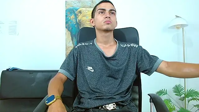 lucass_18 网络视讯表演