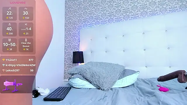 Chat +18 de aysha_miller19 ao vivo