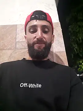 kaetanor: διαδικτυακό σόου στην κάμερα