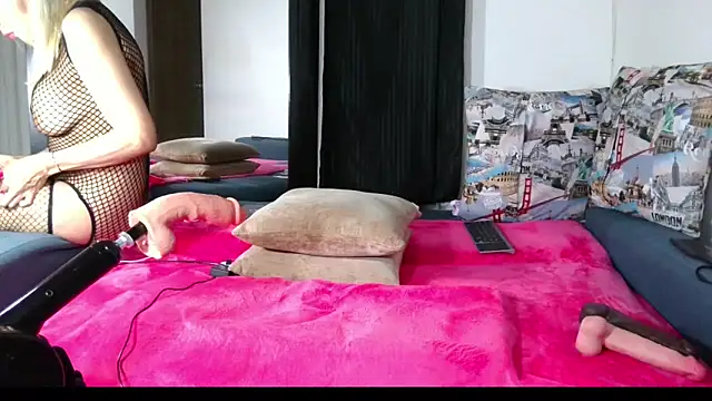 Carla-Bonny18 élő XXX-chatje