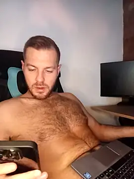 Chatroom XXX en direct de THE_CHEEKY_ALPHA