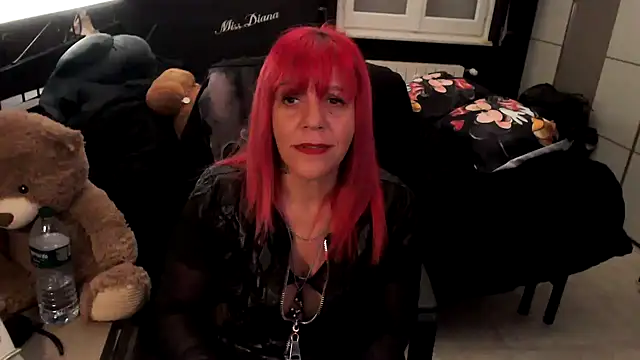 XXX chat uživo modela diavo72