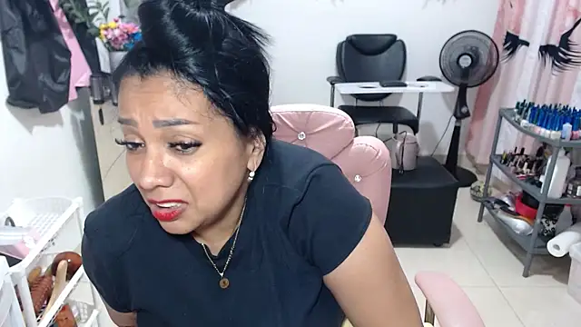 titsbiglovers' Live XXX Chat