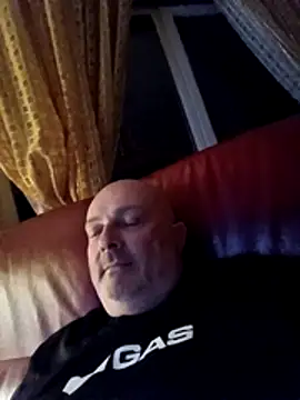 Chatroom XXX en direct de Alexis_Bull