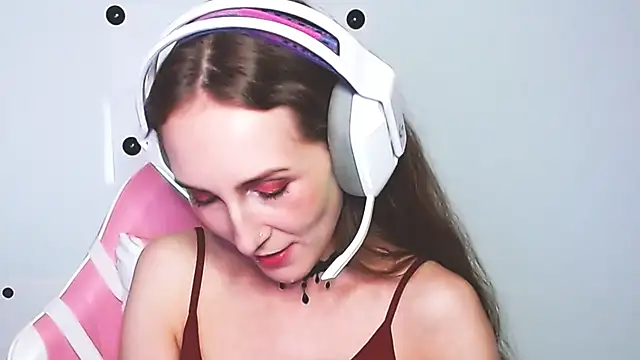 Sokavine Adlı Modelin Canlı XXX Sohbeti