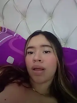 im_emy লাইভ XXX চ্যাট