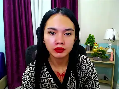 devine_goddess' Webcam Show