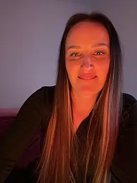 TomilaSin Live XXX chat